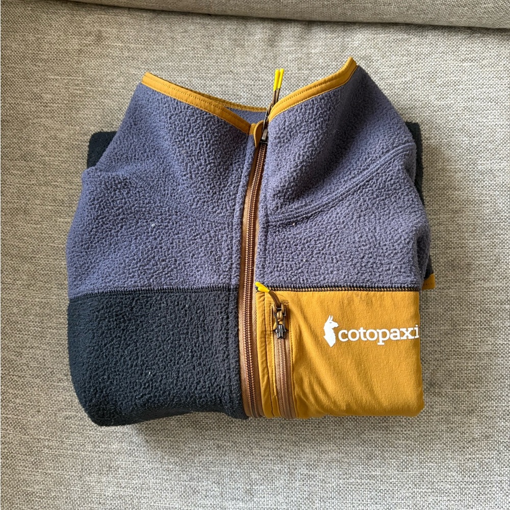 Cotopaxi Men’s Fleece Jacket - Gray and Gold